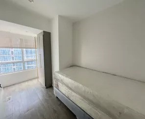 3 Bedrooms Bi-Level Unit for Sale in Fort Victoria, BGC, Taguig City
