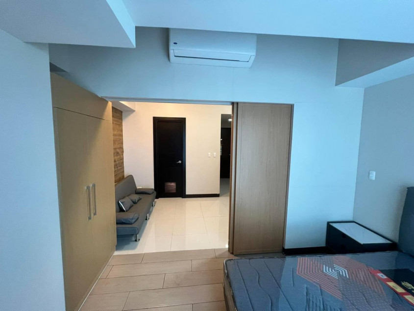 1 Bedroom With Parking For Sale In Uptown Parksuites, Bgc, Taguig City