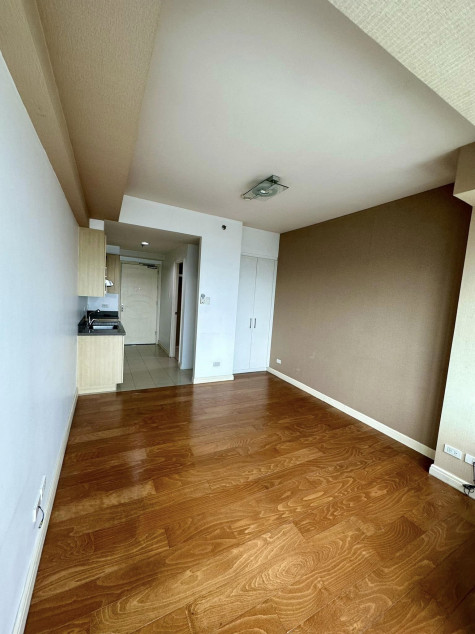 Condominium For Sale In One Rockwell East Tower - Makati