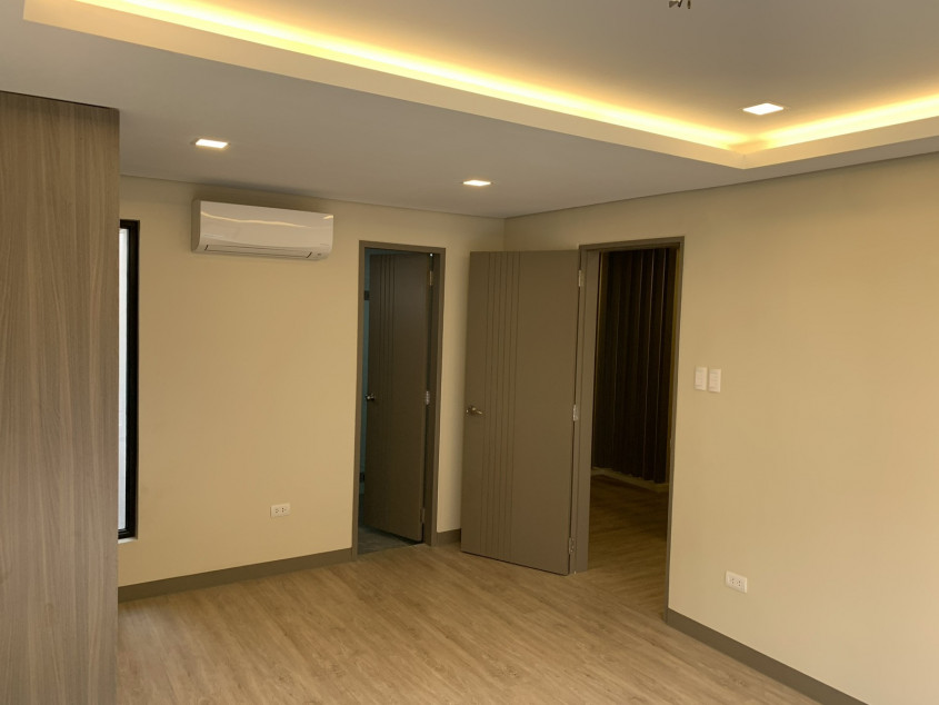 3 Storey Townhouse For Sale In Teachers Village, Quezon City