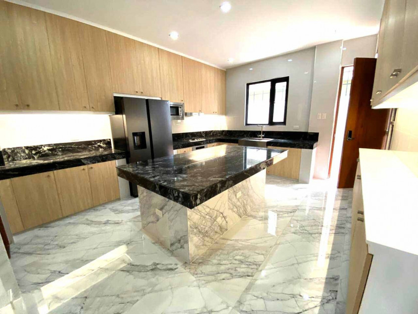 House And Lot For Sale In Geneva Gardens Nr Neopolitan Commonwealth Quezon City