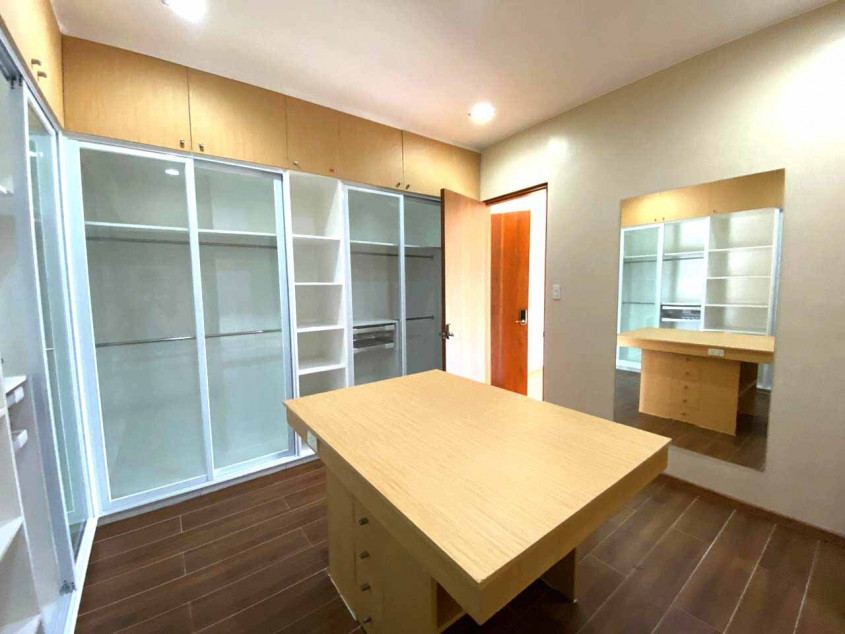 House And Lot For Sale In Geneva Gardens Nr Neopolitan Commonwealth Quezon City