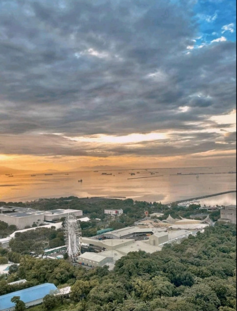 Coast Residences Family Suite B Unit W/balcony / Rent To Own