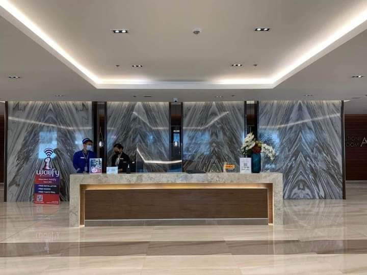 Coast Residences 2 Bedroom End Unit W/ Balcony For Sale / Rent To Own