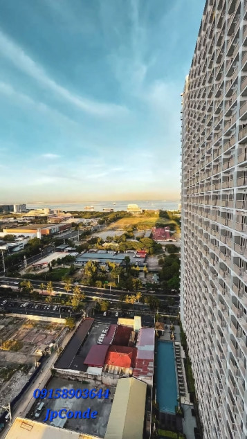 Coast Residences 2 Bedroom End Unit W/ Balcony For Sale / Rent To Own