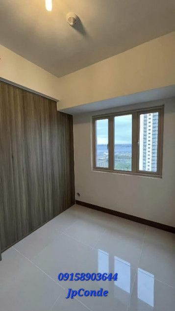 Coast Residences 2 Bedroom End Unit W/ Balcony For Sale / Rent To Own