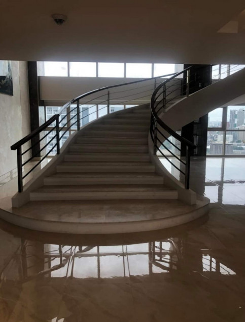 Coast Residences 2 Bedroom End Unit W/ Balcony For Sale / Rent To Own