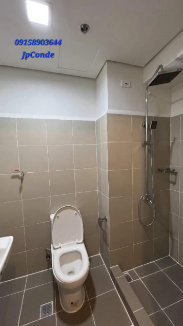 Coast Residences 2 Bedroom End Unit W/ Balcony For Sale / Rent To Own