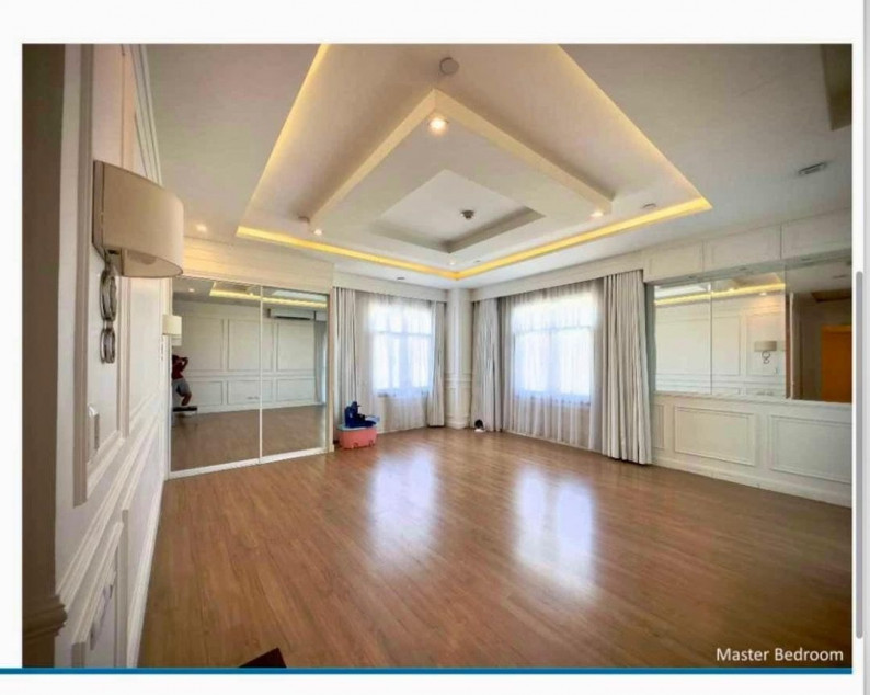 3 Bedroom Penthouse for Sale in Meranti Two Serendra near One Serendra West Gallery Place