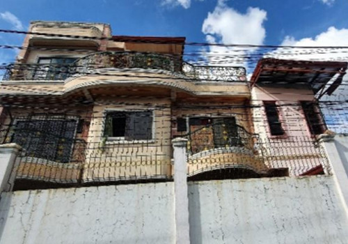 Property# 11661 House & Lot For Sale In Village Barangay Inayawan Cebu City