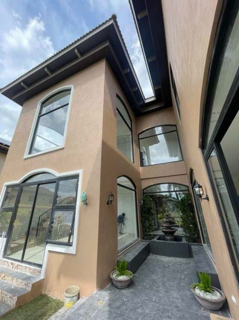 House and Lot for Sale at Portofino Heights Daang Hari