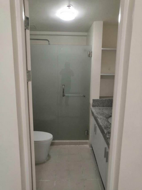 Clean Title RFO Furnished 2BR with Balcony & Parking FOR SALE at Lumiere Residences Pasig