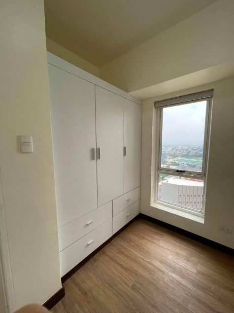 Clean Title RFO Furnished 2BR with Balcony & Parking FOR SALE at Lumiere Residences Pasig