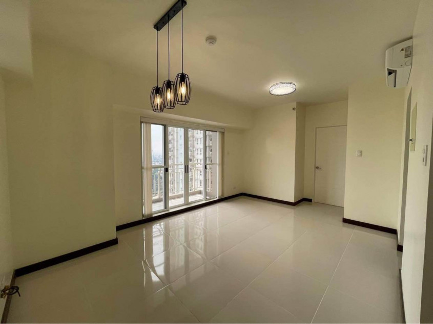 Clean Title RFO Furnished 2BR with Balcony & Parking FOR SALE at Lumiere Residences Pasig
