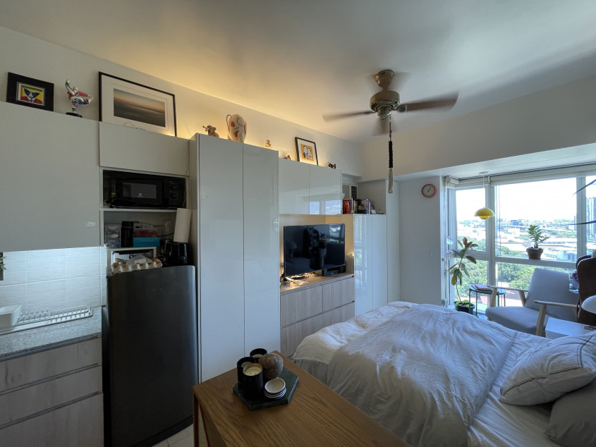 Bright Airy Studio Unit For Sale