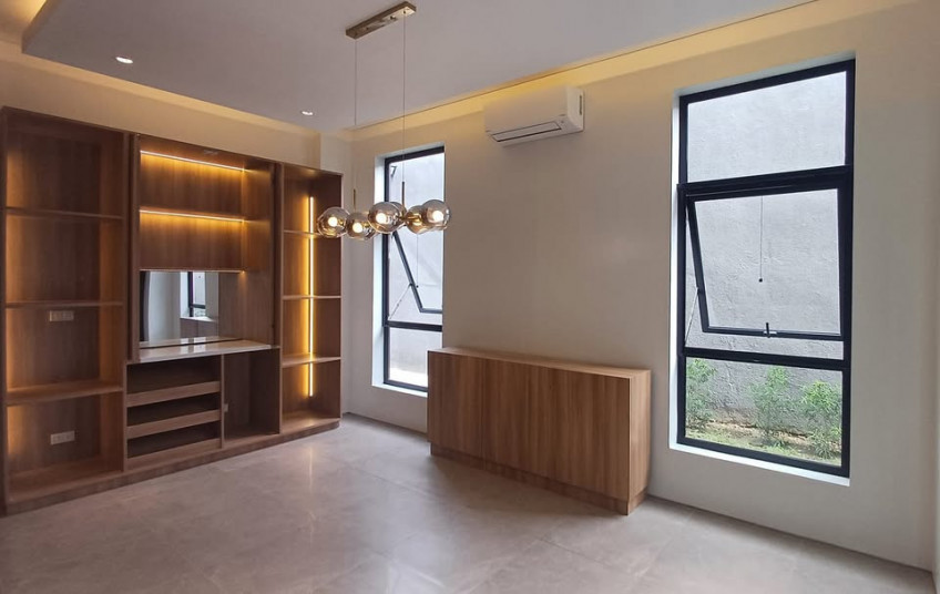 407 sqm 4-BR Modern U-Shaped House with Courtyard in Las Piñas City