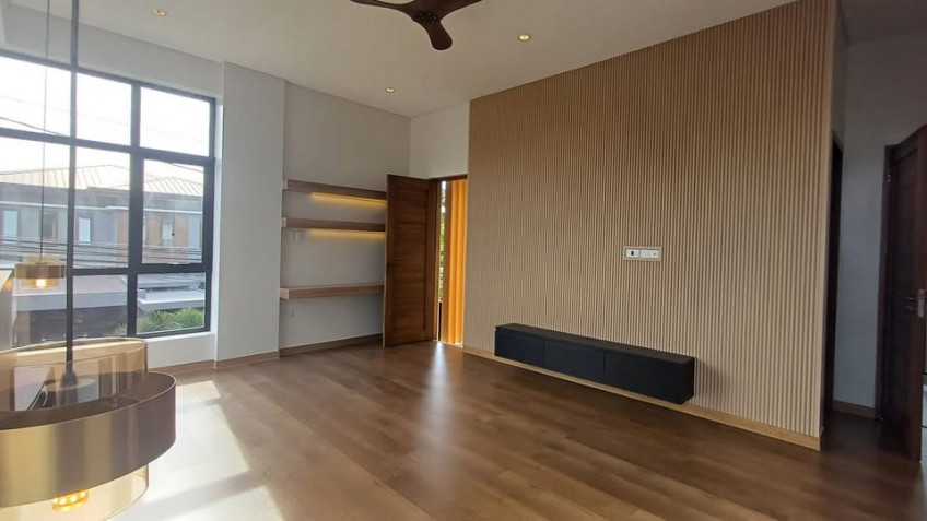 407 sqm 4-BR Modern U-Shaped House with Courtyard in Las Piñas City