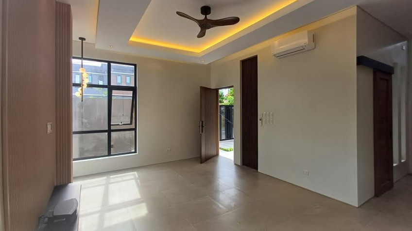 407 sqm 4-BR Modern U-Shaped House with Courtyard in Las Piñas City