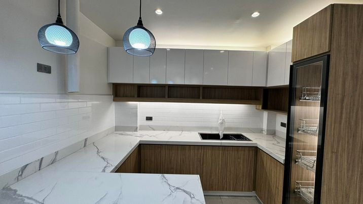 🍀3 Storey Townhouse unit for sale executive village, Mayamot Antipolo City