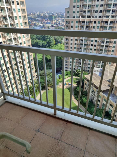 68 sqm 1-BR Condo with Parking for Sale at The Grove by Rockwell, Pasig City