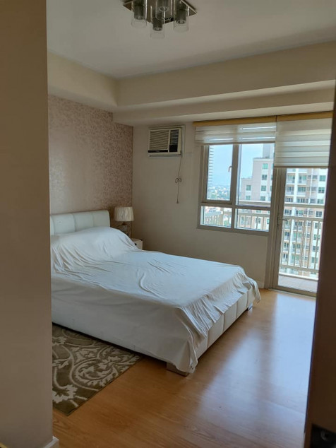 68 sqm 1-BR Condo with Parking for Sale at The Grove by Rockwell, Pasig City