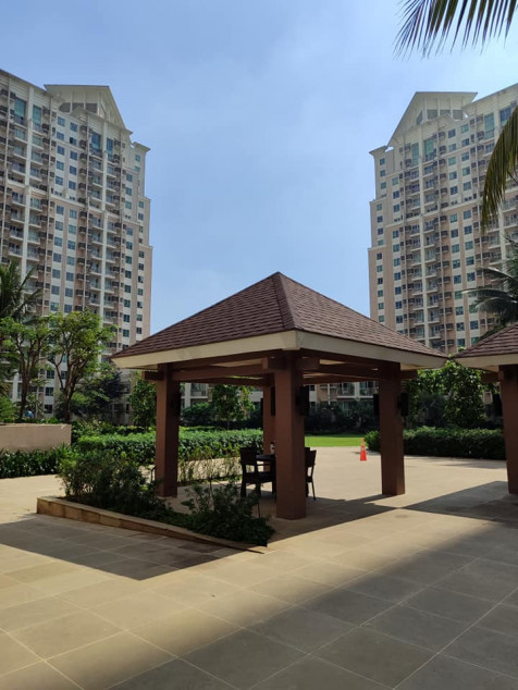 68 sqm 1-BR Condo with Parking for Sale at The Grove by Rockwell, Pasig City
