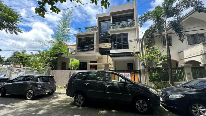 🍀3-Storey House and Lot for Sale in Lower Antipolo along Marcos Highway