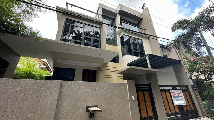 🍀3-Storey House and Lot for Sale in Lower Antipolo along Marcos Highway