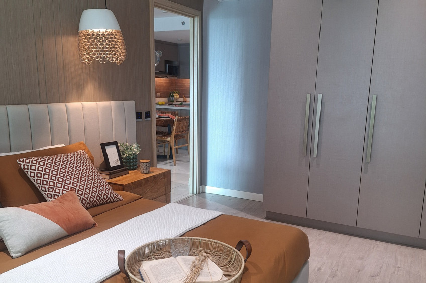 Elegant Two-Bedroom Condo with Balcony for Sale at Empress Capitol Commons (47B), Pasig City