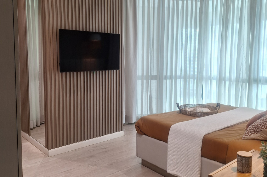 Stylish Two-Bedroom Condo with Balcony for Sale at Empress Capitol Commons (47O), Pasig City