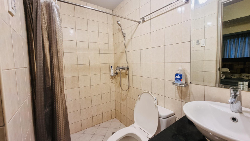 Clean Title RFO Furnished 1BR with Parking FOR SALE at Forbeswood Parklane BGC Taguig