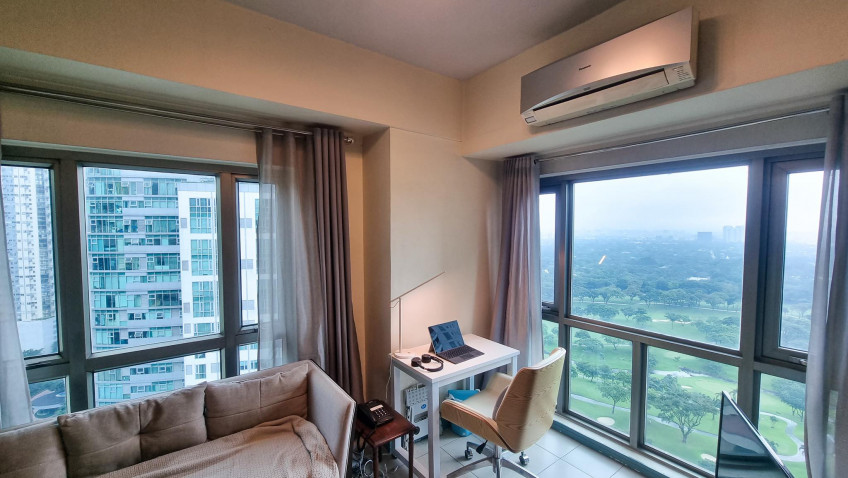 Clean Title RFO Furnished 1BR with Parking FOR SALE at Forbeswood Parklane BGC Taguig