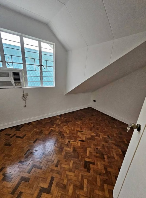 120 sqm 4-BR Townhouse for Rent in Sikatuna Village, Quezon City