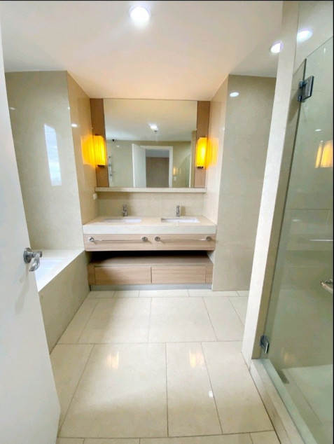 125 sqm 2BR Fully Furnished Condo for Rent at One Shangri-La Place, Mandaluyong