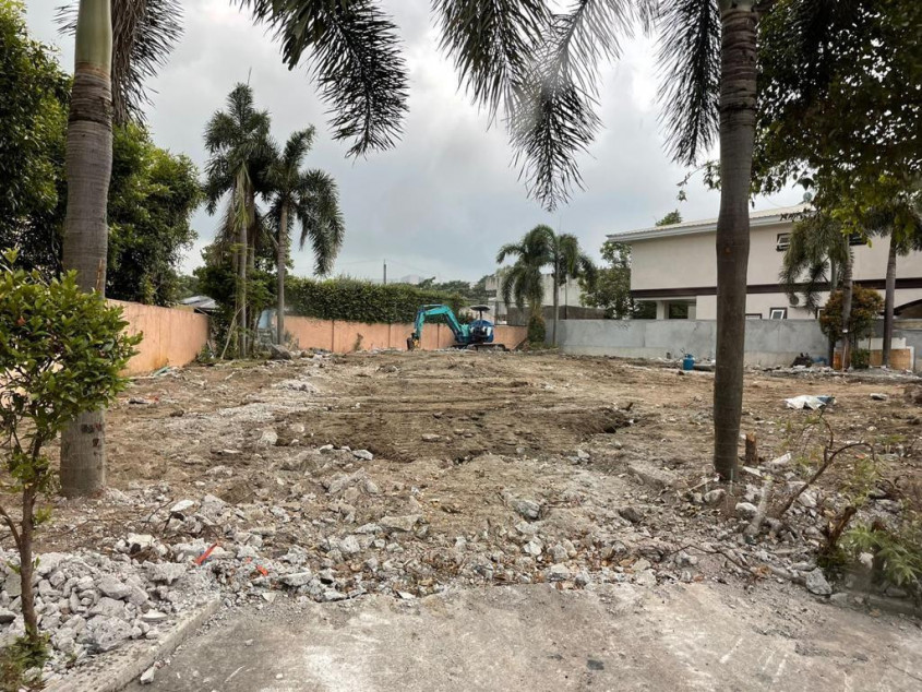 701 sqm Lot for Sale at Pacific Village, Alabang, Muntinlupa City