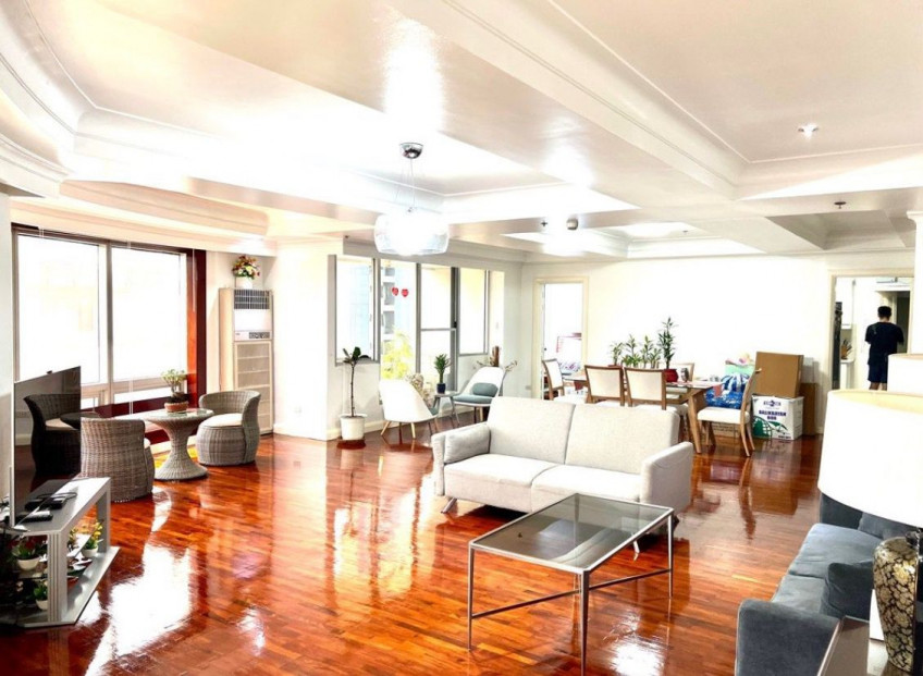 189 sqm 2BR For Sale in Easton Place, Makati City