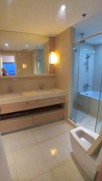 135 sqm 2BR in One Shangri La Place, Mandaluyong City