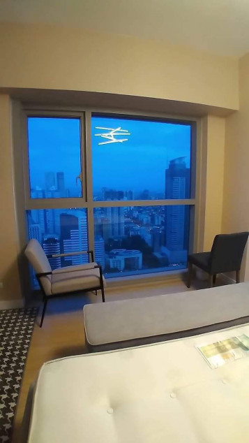135 sqm 2BR in One Shangri La Place, Mandaluyong City