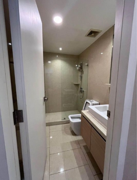 125 sqm 2BR w/ Parking For Rent in One Shangri-la Place, Mandaluyong