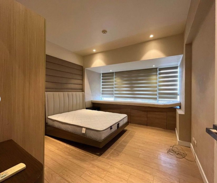 125 sqm 2BR w/ Parking For Rent in One Shangri-la Place, Mandaluyong