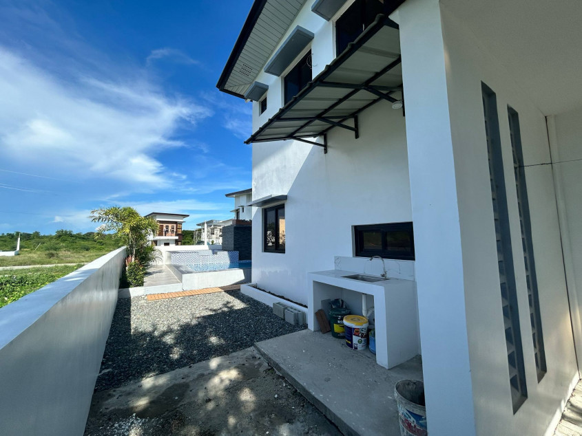 Kota Keluarga Modern Beach House