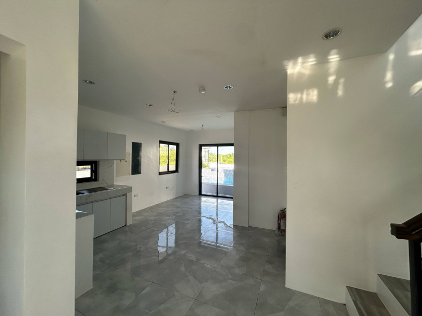 Kota Keluarga Modern Beach House