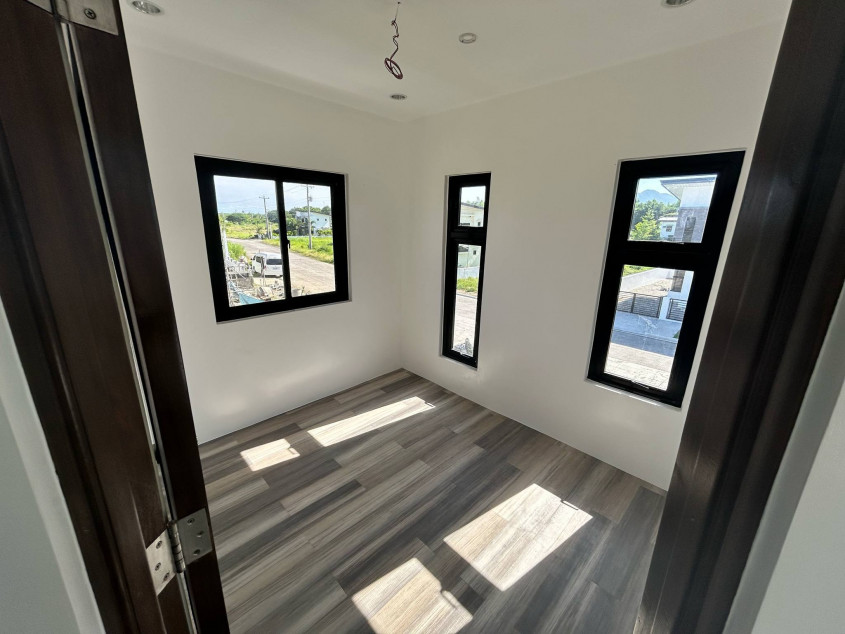 Kota Keluarga Modern Beach House