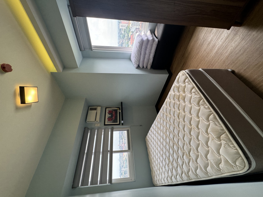 3 Bedroom Unit with Parking Slot For Sale