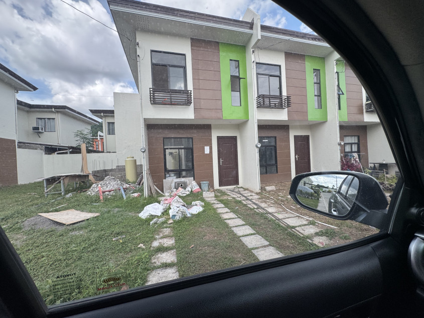 Modern 2-storey Townhouse for Assume