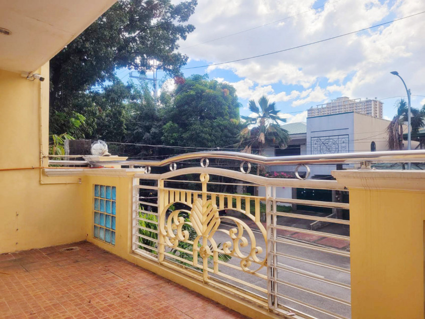 For Sale : House & Lot in Quezon City (Scout Area)