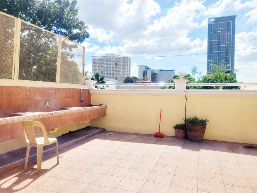 For Sale : House & Lot in Quezon City (Scout Area)