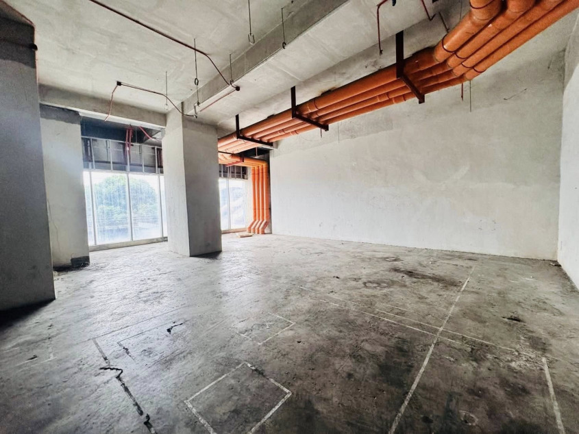 For Rent / Lease: Bare Commercial Space Along EDSA, Diliman, QC