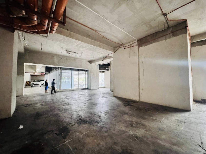 For Rent / Lease: Bare Commercial Space Along EDSA, Diliman, QC