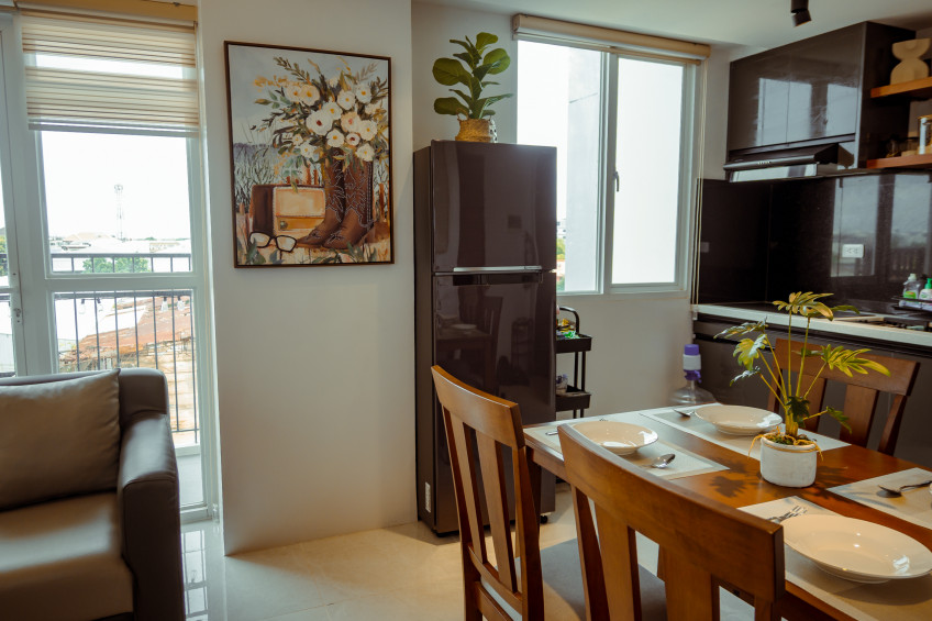 Comfortable Queen Bed + Full-Size Upper Bunk – Sleeps Up to 4 Guests| Long Term Stay